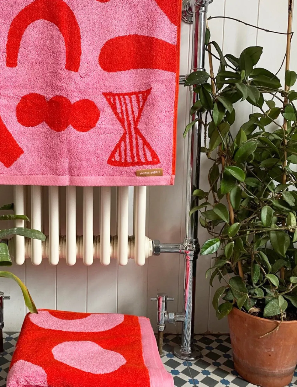 Abstract Shapes Bath Towel